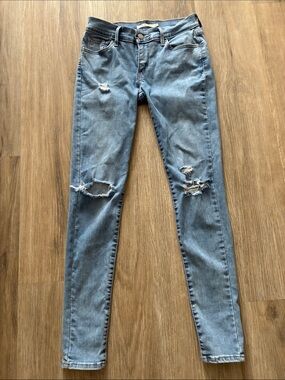 Levi’s 710 Skinny Distressed Skinny Jeans
